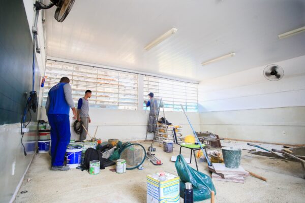 Pintura e Restauração de Sala de Aula - Imagem 2