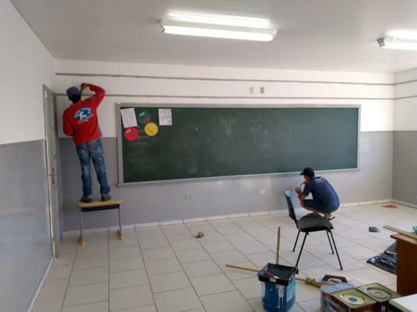 Pintura e Restauração de Sala de Aula - Imagem 7